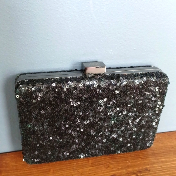 WHBM clutch